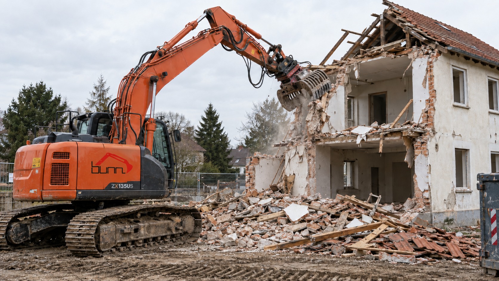 Visualisierung: Bagger mit Buna-Bau-Logo beim kontrollierten Abriss eines Hauses