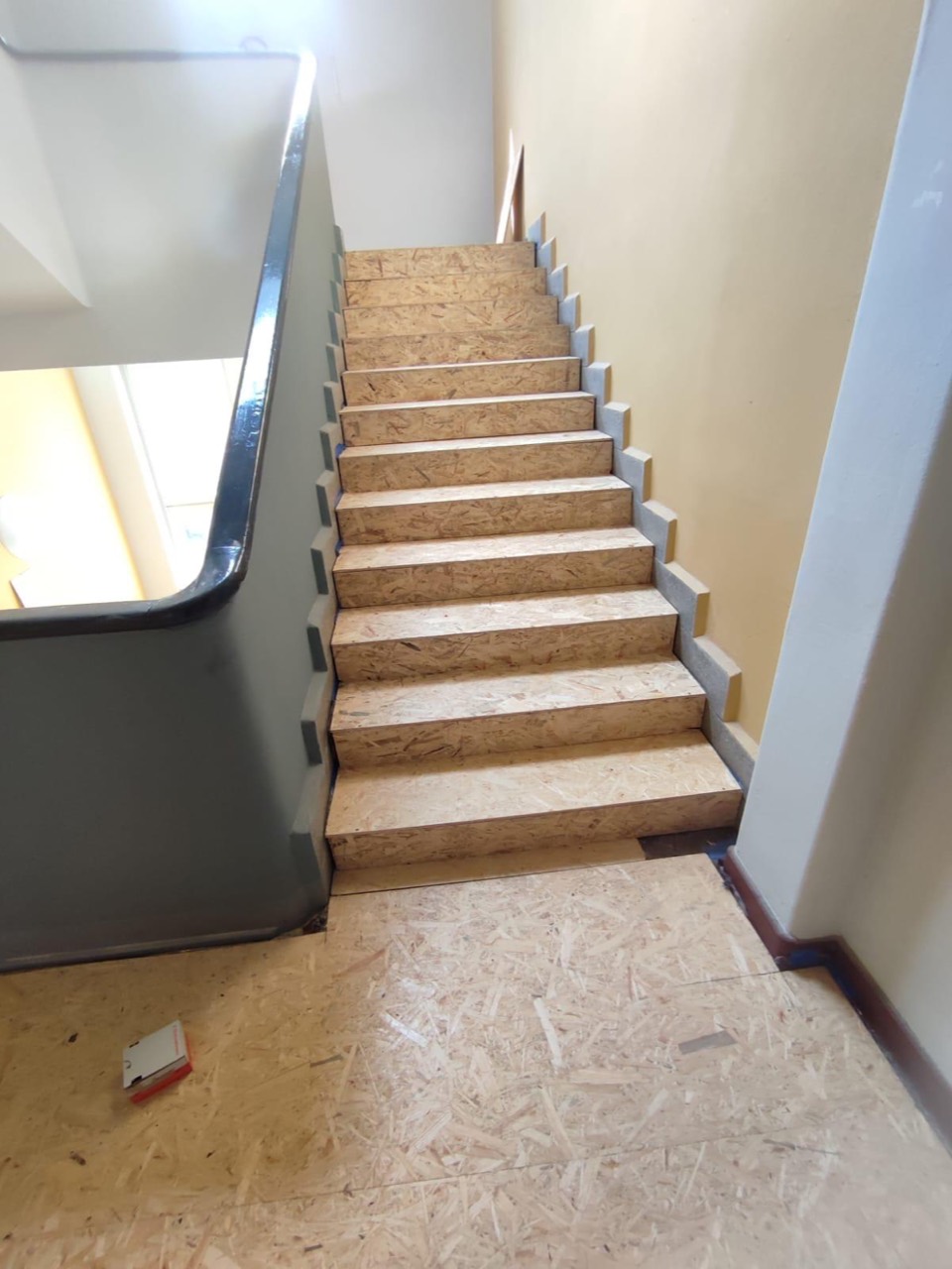 Treppenabdeckung mit Holzwerkstoffplatten